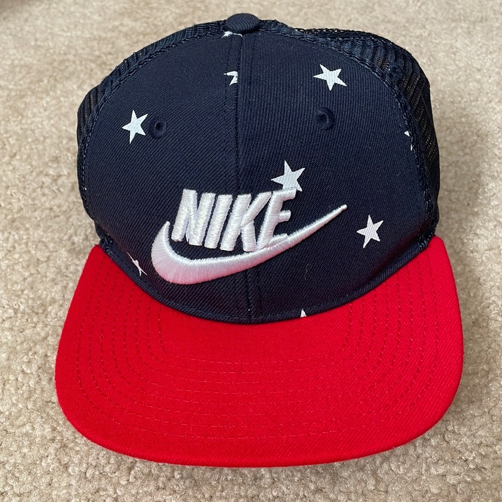 Nike Kids USA hat size 4-7